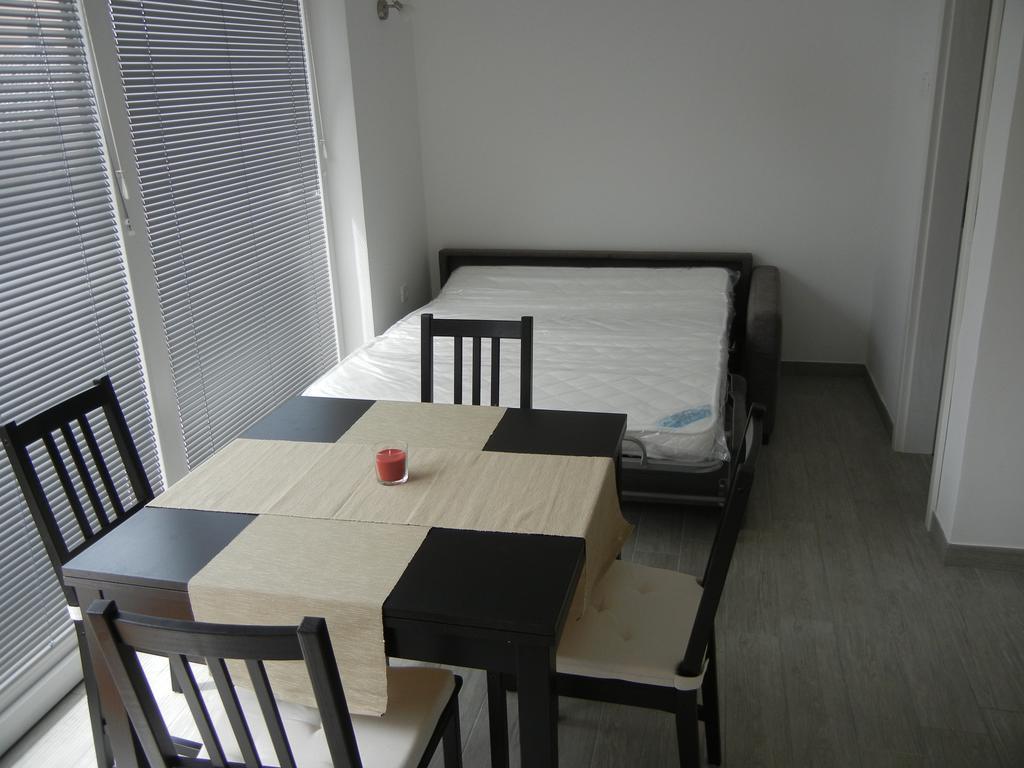 Rooms & Apartment Mira G. Postojna Exteriör bild